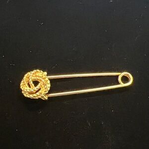 Elegant Gold tone Safety Pin Brooch